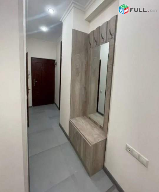 AV0092 Վարձով է տրվում 2 սենյականոց բնակարան Մաշտոցի պողոտայում