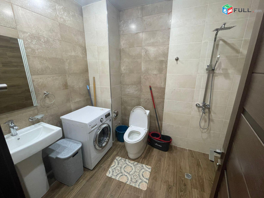 AV0116 Վարձով է տրվում 3 սենյականոց բնակարան Պարույր Սևակի փողոցում