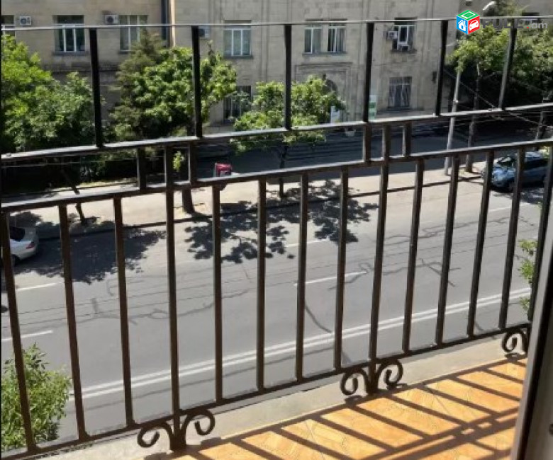 AV0121 Վարձով է տրվում 2 սենյականոց բնակարան Ալեք Մանուկյան փողոցում