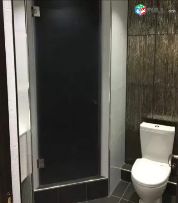 AV0147 Վարձով է տրվում 3 սենյականոց բնակարան Աբովյան փողոցում