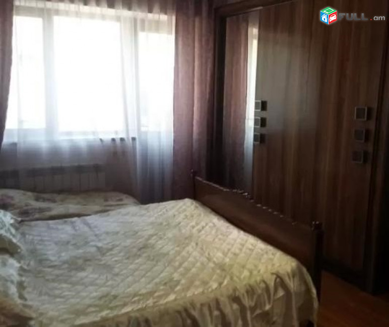 AV0148 Վարձով է տրվում 3 հարկանի առանձնատուն Վարդանանց փողոցում