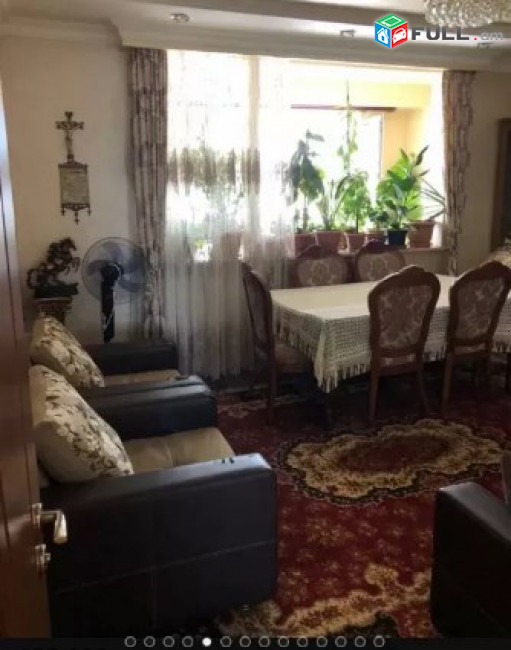 AV0176 Վարձով է տրվում 3 սենյականոց բնակարան Խաղաղ Դոնի  փողոցում