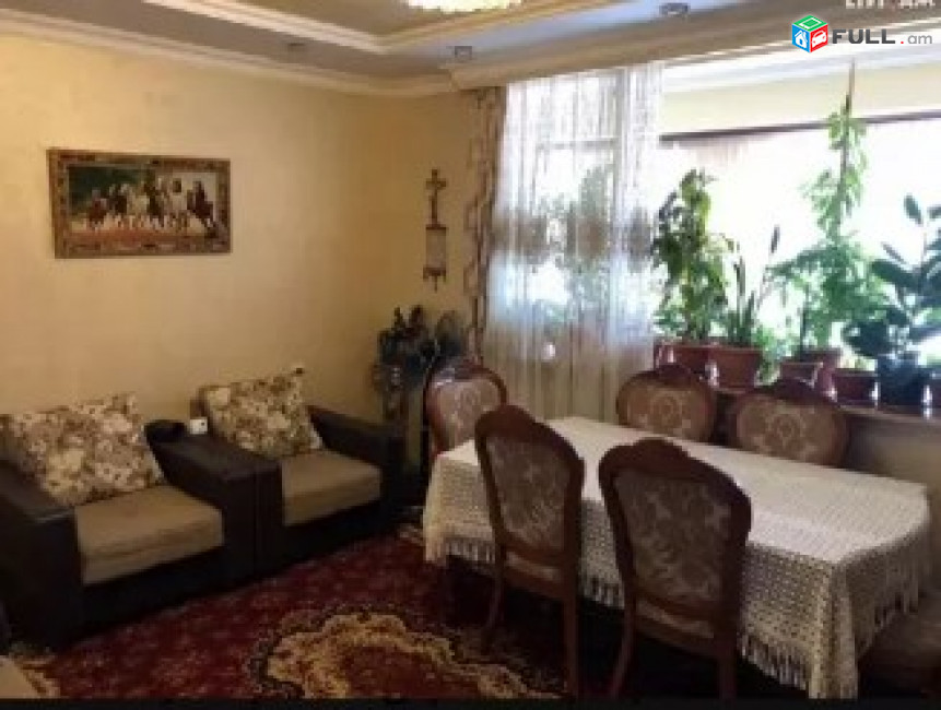 AV0176 Վարձով է տրվում 3 սենյականոց բնակարան Խաղաղ Դոնի  փողոցում