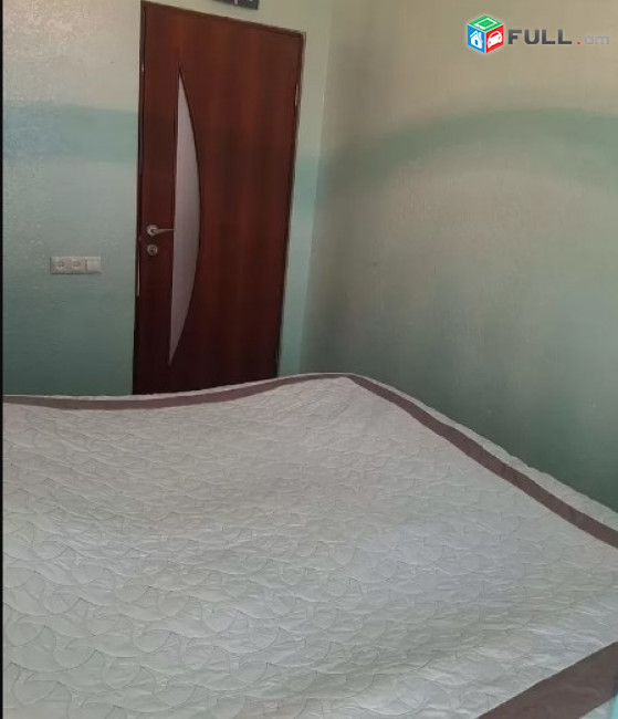 AV0191 Վարձով է տրվում 3 սենյականոց բնակարան Խաղաղ Դոնի փողոցում