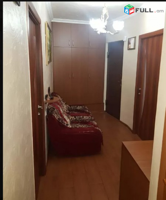 AV0191 Վարձով է տրվում 3 սենյականոց բնակարան Խաղաղ Դոնի փողոցում