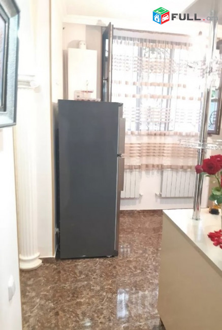 AV0196 Վարձով է տրվում 3 սենյականոց առանձնատուն Ավանում