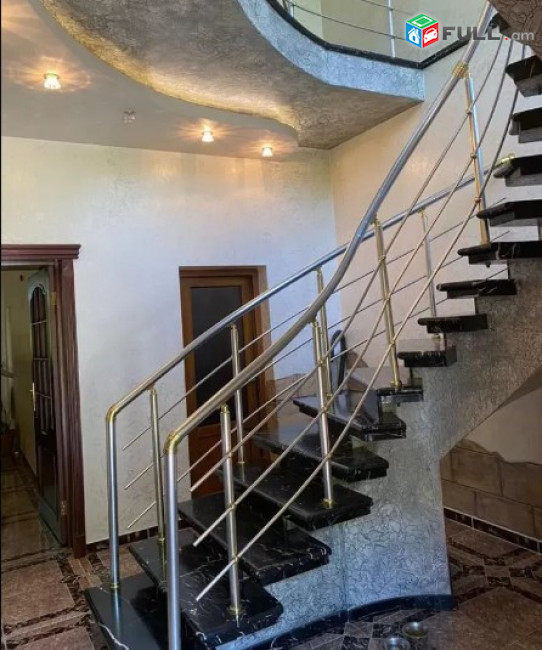 AV0220 Վարձով 2 հարկանի 5 սենյականոց քարե տուն Արտաշես Շահինյան փողոցում,Ավան