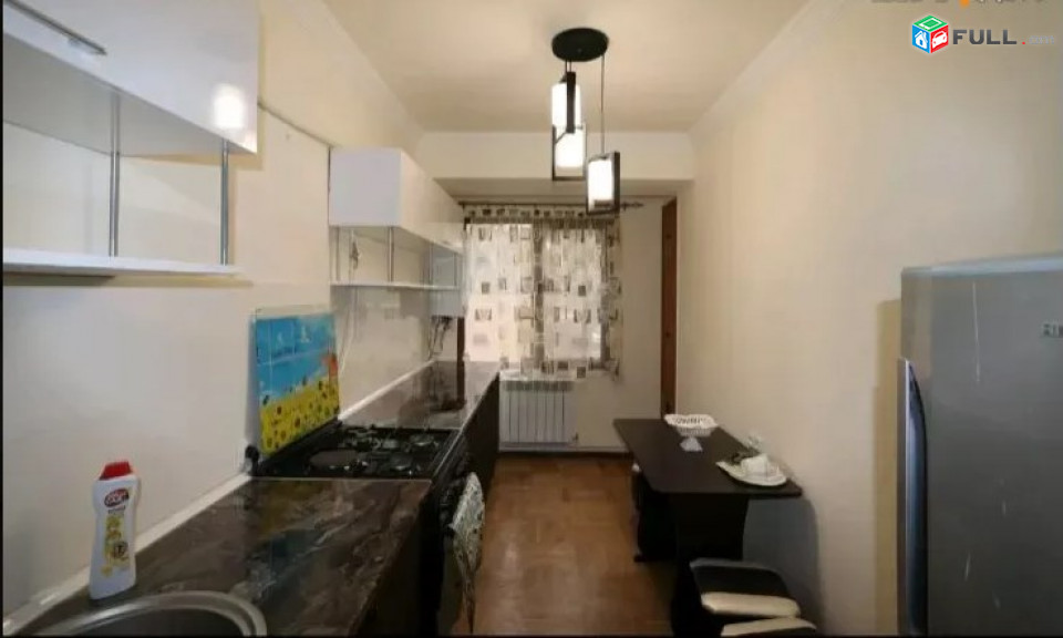 AV0236 Վարձով է տրվում 3 սենյականոց բնակարան Երվանդ Քոչարի փողոցում
