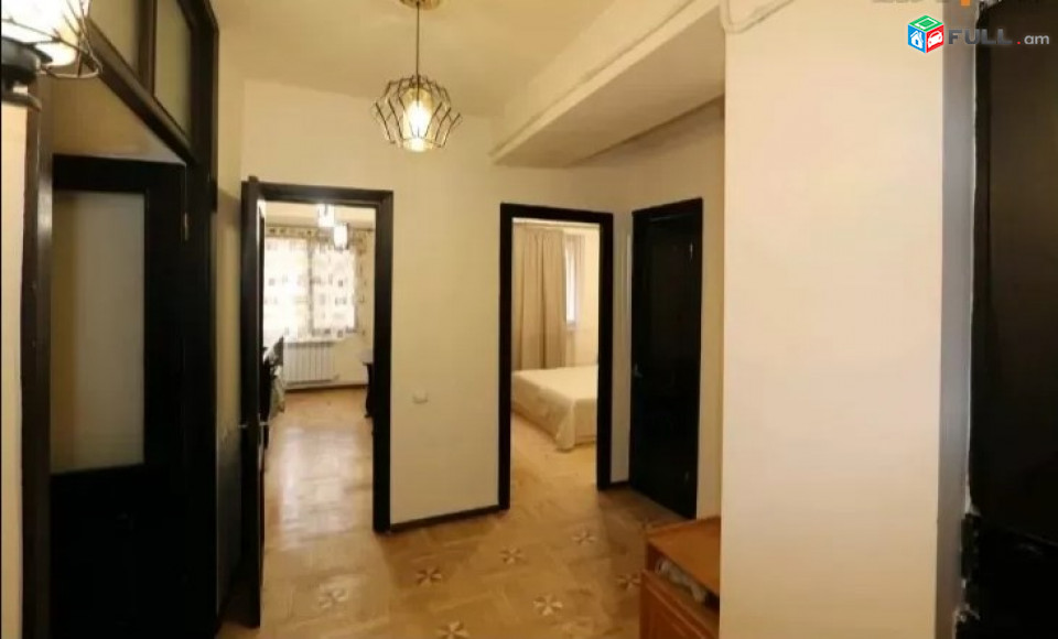 AV0236 Վարձով է տրվում 3 սենյականոց բնակարան Երվանդ Քոչարի փողոցում