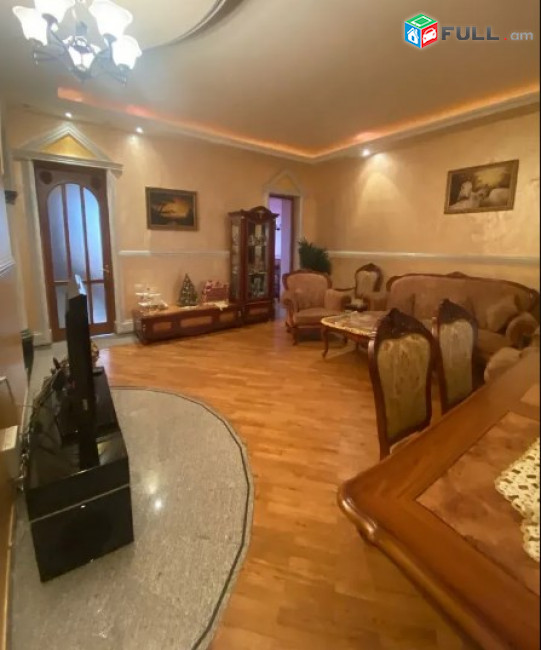 AV0237 Վարձով է տրվում 4 սենյականոց բնակարան Մեսրոպ Մաշտոցի պողոտա