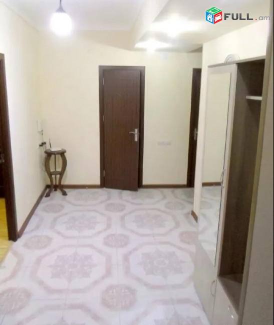 AV0242 Վարձով է տրվում 4 սենյականոց բնակարան Վարդանանց փողոցում,Սախարովի հրապարակ