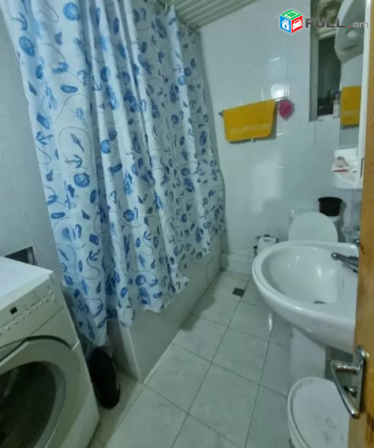 AV0245 Վարձով է տրվում 3 հարկանի առանձնատուն Ջրվեժում