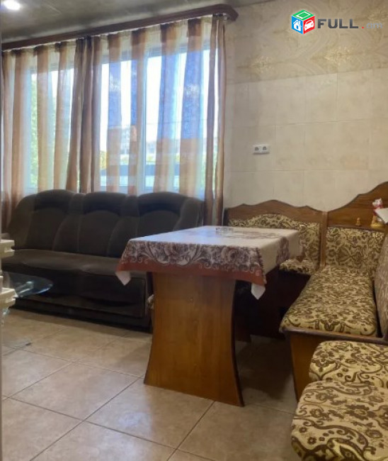 AV0261 Վարձով է տրվում առանձնատուն Մարշալ Բաբաջանյան փողոցում,Ավան