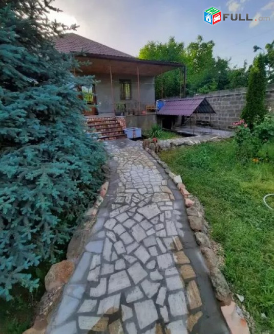 AV0266 Վարձով է տրվում առանձնատուն Ղափանցյան փողոցում