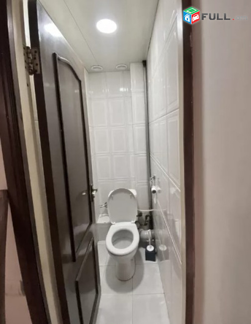 AV0265 Վարձով է տրվում 3 սենյականոց բնակարան Քաջազնունի փողոցում