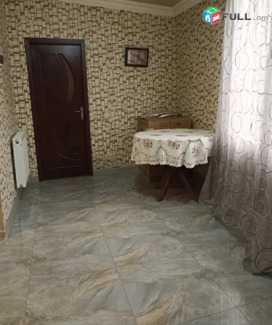 AV0278 Վարձով է տրվում 4 սենյականոց բնակարան Երվանդ Քոչարի փողոցում