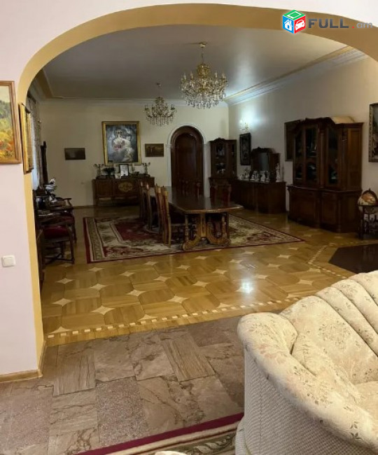 AV0282 Վարձով է տրվում 3 հարկանի առանձնատուն Ծարավ Աղբյուրի փողոցում