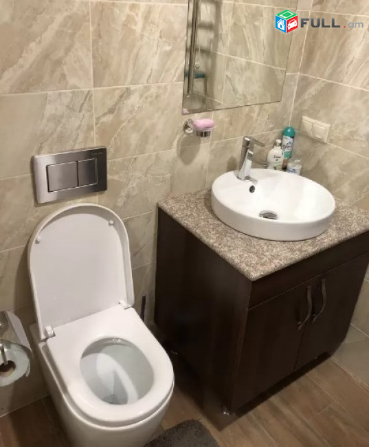AV0314 Վարձով է տրվում 2 սենյականոց բնակարան Բյուզանդի փողոցում