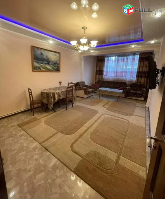 AV0334 Վարձով է տրվում 3 սենյականոց բնակարան Էրեբունու փողոցում