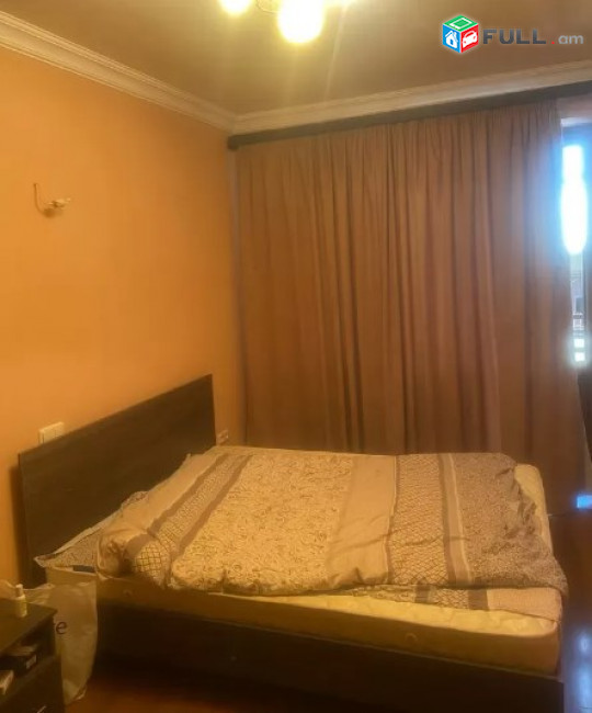 AV0335 Վարձով է տրվում 3 սենյականոց բնակարան Աթոյան փողոցում