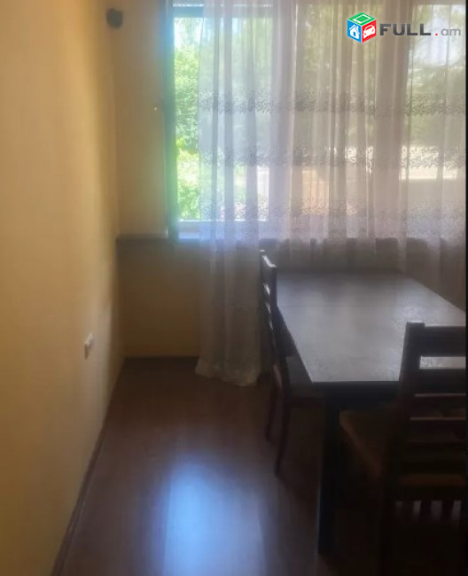 AV0335 Վարձով է տրվում 3 սենյականոց բնակարան Աթոյան փողոցում