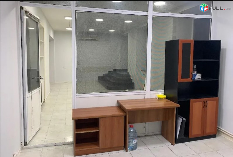 AV0365 Վարձով է տրվում կոմերցիոն տարածք Զաքյան փողոցւմ