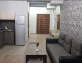 AV0370 Վարձով է տրվում 3 սենյականոց բնակարան Տերյան փողոցում