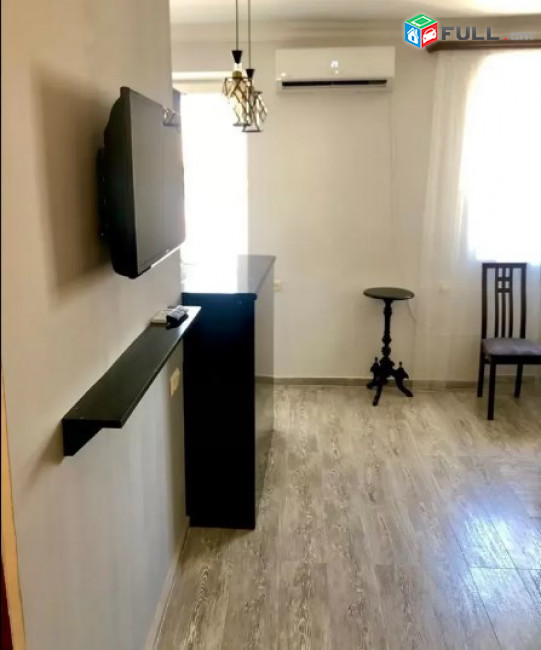 AV0398 Վարձով է տրվում 2 սենյականոց բնակարան Լենինգրադյան փողոցում