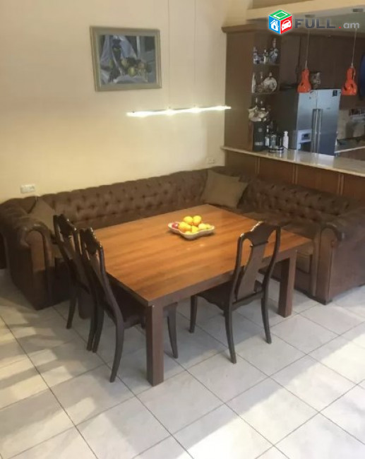 AV0436 Վարձով է տրվում 3 հարկանի առանձնատուն Մոլդովական փողոցում