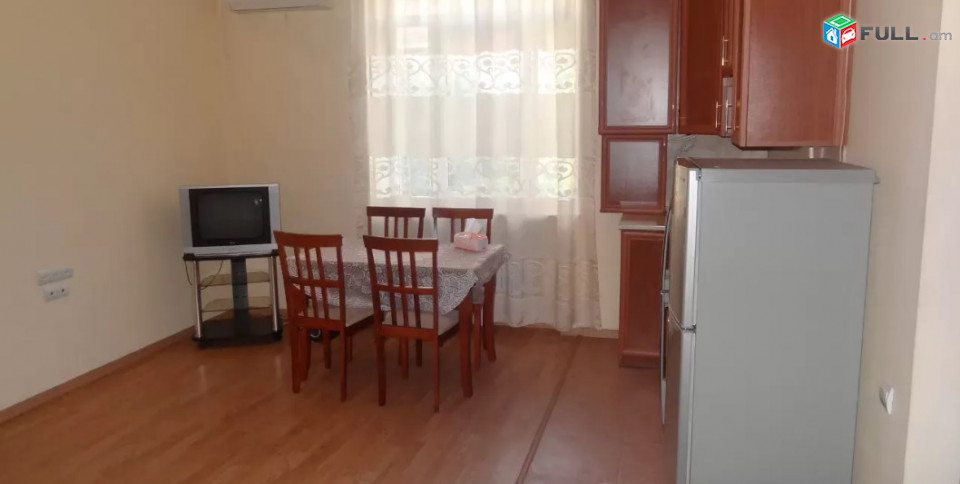 AV0446 Վարձով է տրվում 2 սենյականոց բնակարան Չարենցի փողոցում