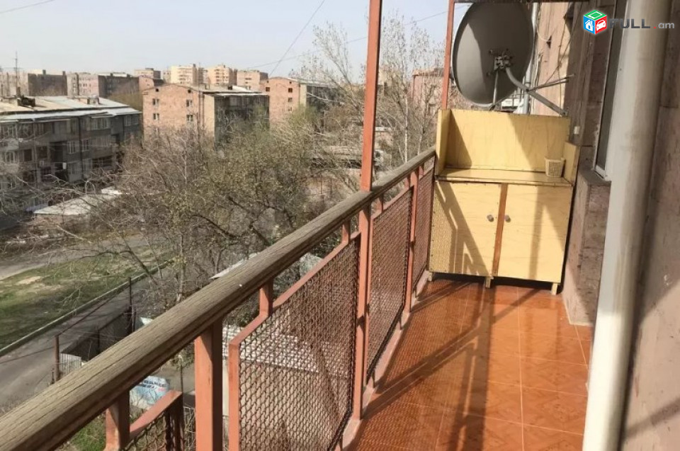 AV0448 Օրավարձով է տրվում 1 սենյականոց բնակարան Շինարարների փողոցում