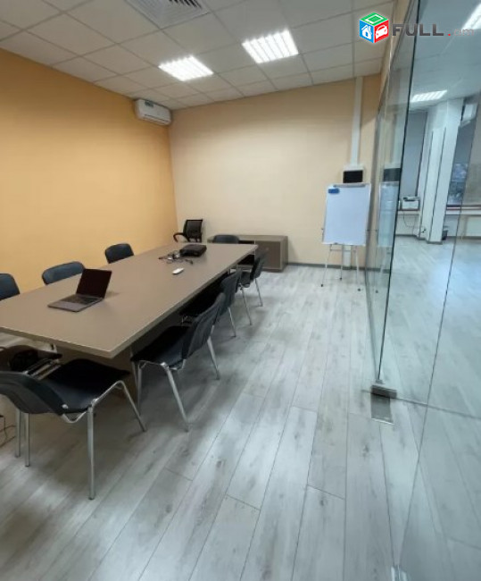 AV0457 Վարձով է տրվում համատեղելիությամբ կոմերցիոն տարածք Հակոբ Հակոբյան փողոցում