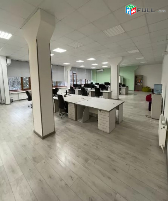 AV0457 Վարձով է տրվում համատեղելիությամբ կոմերցիոն տարածք Հակոբ Հակոբյան փողոցում