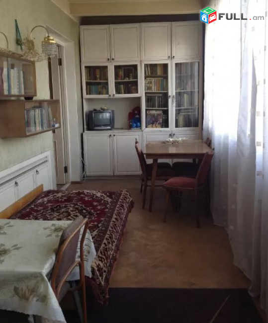 AV0461 Վարձով է տրվում 2 սենյականոց բնակարան Ավետ Ավետիսյան փողոցում