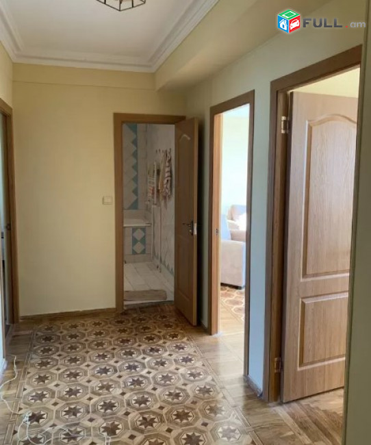 AV0468 Օրավարձով է տրվում 4 սենյականոց բնակարան Երվանդ Քոչարի փողոցում