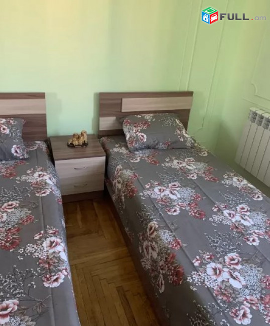 AV0468 Օրավարձով է տրվում 4 սենյականոց բնակարան Երվանդ Քոչարի փողոցում