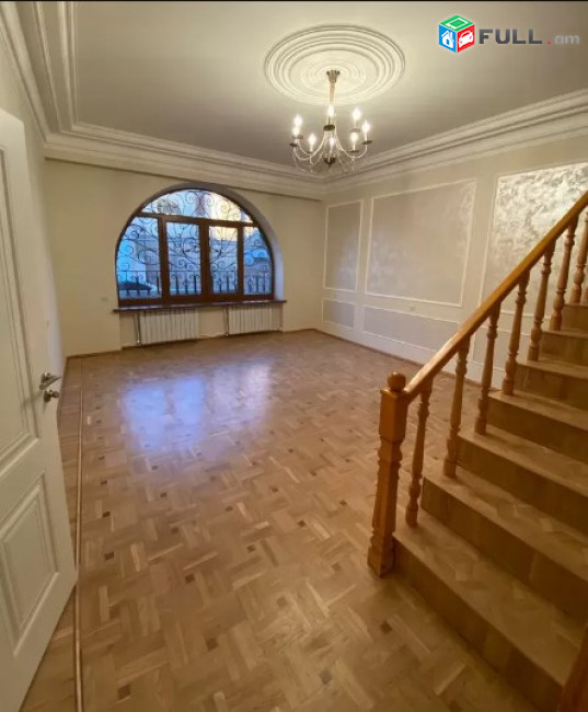 AV0480 Վարձով է տրվում 3 հարկանի 7 սենյականոց առանձնատուն Կալնեցու փողոցում,Բլուր