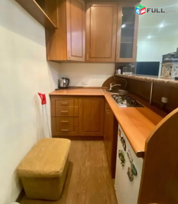 AV0482 Վարձով է տրվում 2 սենյականոց բնակարան Չարենցի փողոցում