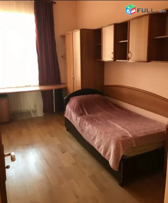 AV0539 Վարձով է տրվում 4 սենյականոց բնակարան Թումանյան փողոցում