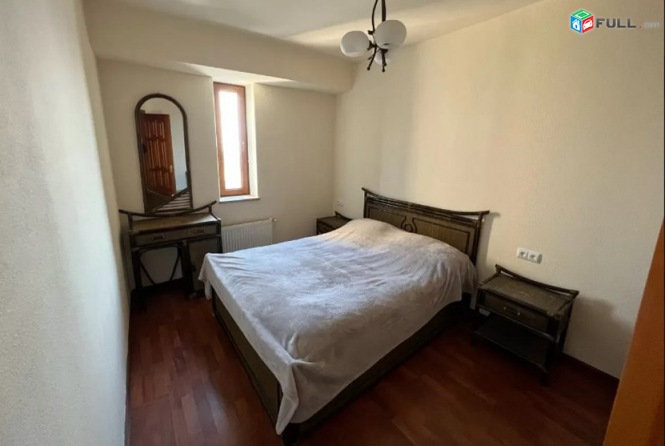 AV0541 Վարձով է տրվում 4 սենյականոց բնակարան Դերենիկ Դեմրճյանի փողոցում