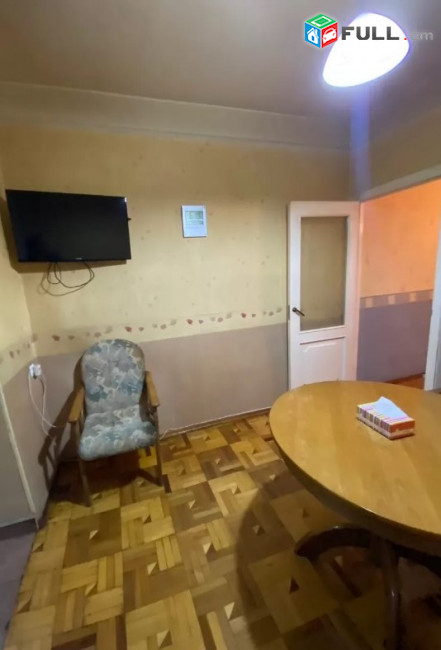 AV0578 Վարձով է տրվում 3 սենյականոց բնակարան Հերացու փողոցում