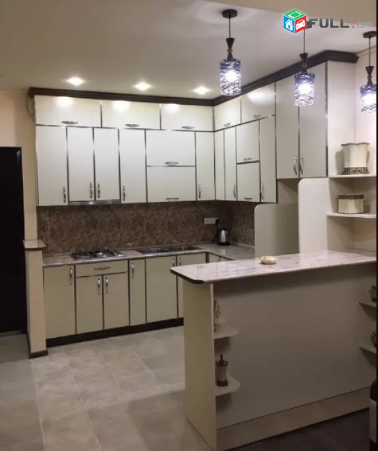 AV0590 Օրավարձով է տրվում 3 սենյականոց բնակարան Արամի փողոցում