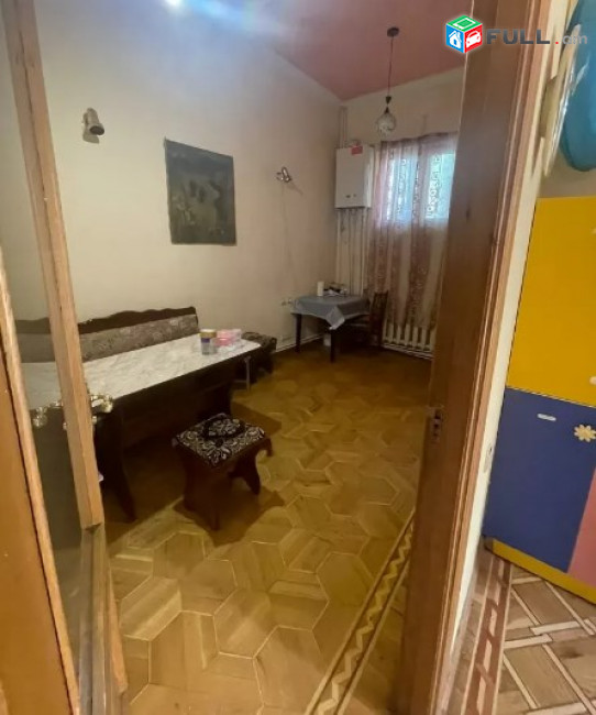 AV0616 Վարձով է տրվում 2 հարկանի առանձնատուն Թավրիզյան փողոցում