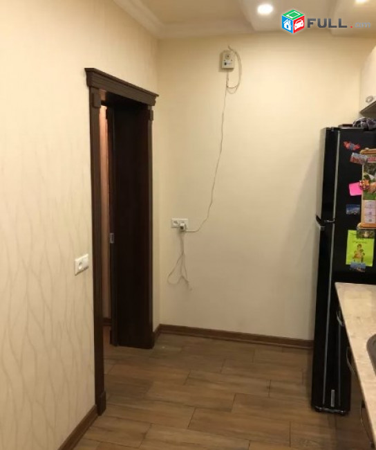 AV0651 Վարձով է տրվում 3 սենյականոց բնակարան Դավիթաշենում