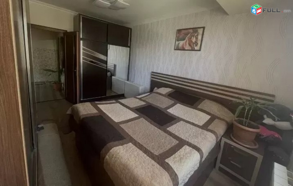 AV0692 Վարձով է տրվում 3 սենյականոց բնակարան Վերին Անտառային փողոցում