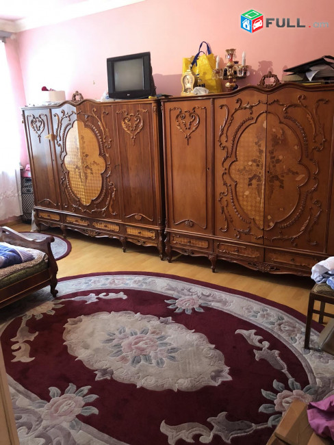 AV0693 Վարձով է տրվում 4 սենյականոց բնակարան Արցախի փողոցում