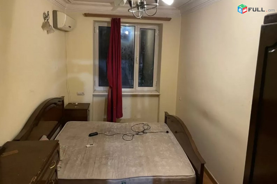 AV0723 Վարձով է տրվում 3 սենյականոց բնակարան Զաքյան փողոցում