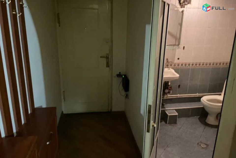 AV0723 Վարձով է տրվում 3 սենյականոց բնակարան Զաքյան փողոցում