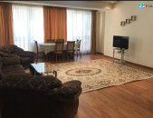 AV0768 Վարձով է տրվում 3 սենյականոց բնակարան Գյուլբենկյան փողոցում,նորակառույց