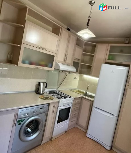 AV0759 Վարձով է տրվում 2 սենյականոց բնակարան Վիկտոր Համբարձումյանի փողոցում